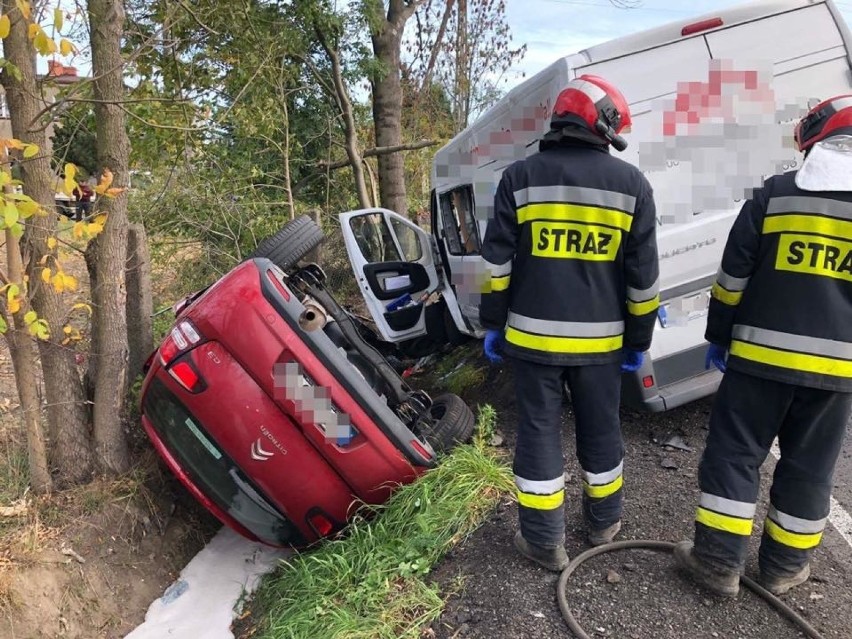 Wypadek na DW901 w Kielczy.