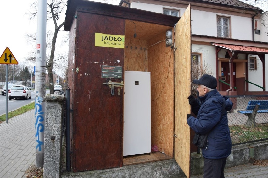 Jadłodzielnia cieszy się zainteresowaniem mieszkańców....