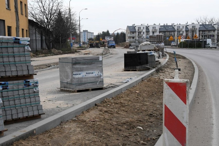 Brakuje 21 dni do zakończenia budowy jezdni największej inwestycji drogowej w Kielcach. Wszystko zależy od pogody (WIDEO, ZDJĘCIA)