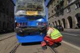 Zderzenie tramwajów przy Arkadach - 12 osób rannych. Są utrudnienia w ruchu [zdjęcia]