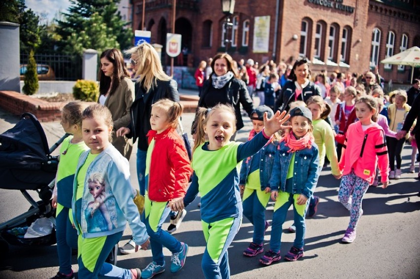 Gniezno: Międzynarodowy Dzień Tańca - Parada Tancerzy