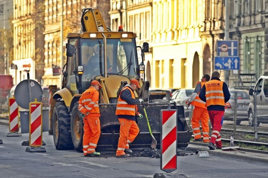 Wrocław: Grabiszyńską remontują w nocy. Utrudnienia trwają cały dzień