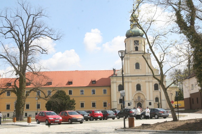 Nowy parking w Rudach Raciborskich. Takiego nie ma nigdzie! [ZDJĘCIA+WIDEO]