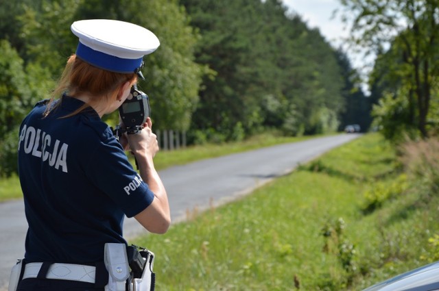 Na drogach powiatu bełchatowskiego prędkość kierowcom mierzyło w sumie aż 28 funkcjonariuszy