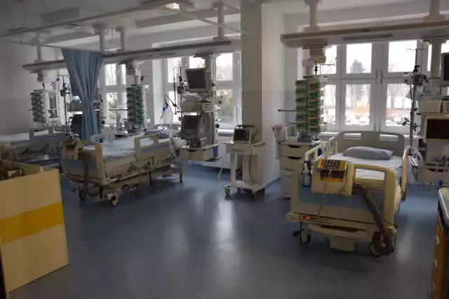 Szpital w Szczecinku ma jeden z najlepiej wyposażonych oddziałów intensywnej terapii, teraz trafia tu chorzy ze Szczecina, którzy zrobią miejsce dla pacjentów z Covid-19