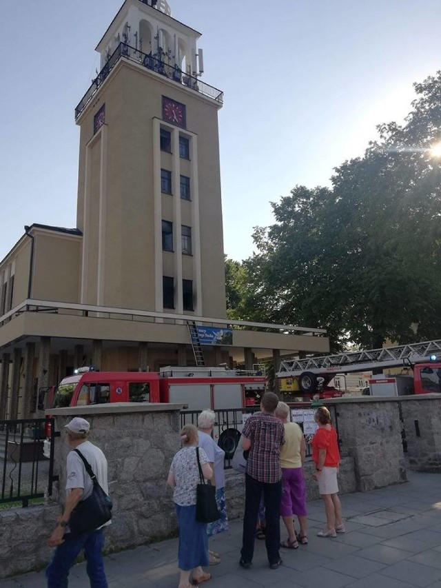 Zamość. Pożar w Kościele pw. Świętego Krzyża. Ogień pojawił się na dachu (ZDJĘCIA)