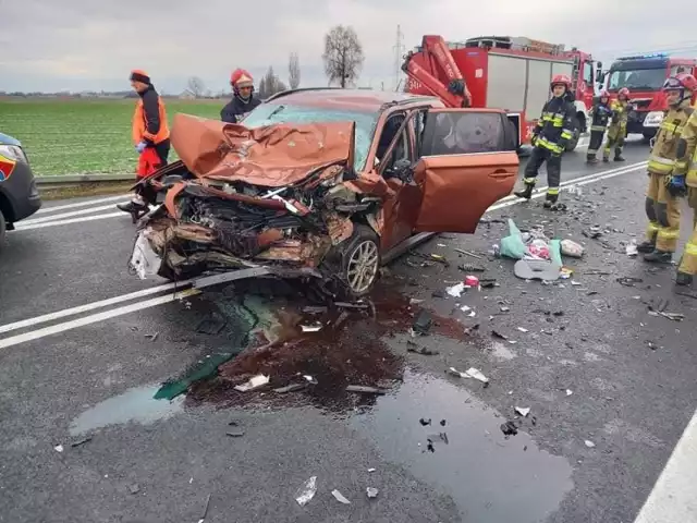 Na zdjęciu - Wypadek w Grzywnie na skręcie w kierunku Browiny