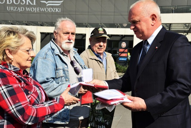 Dzień Flagi Rzeczypospolitej Polskiej obchodzony jest od 2004 roku.