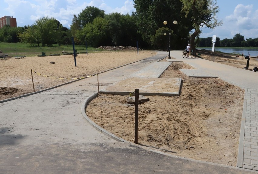 Trwa budowa chodnika i ścieżki rowerowej w Radomiu na Borkach. Zobacz postęp prac