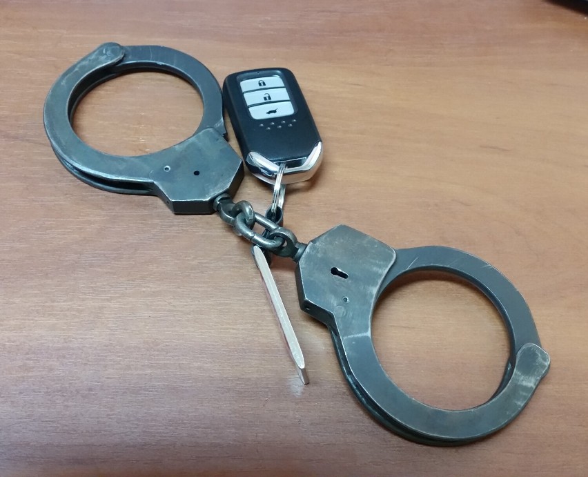 Policja zatrzymała w Brzeszczach poszukiwanego 42-latka