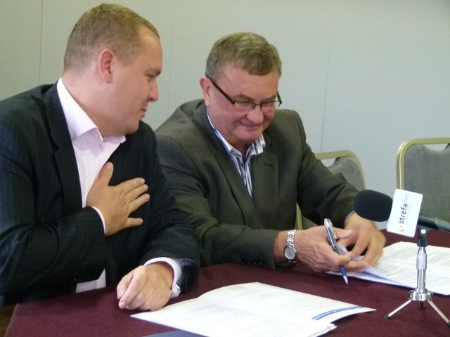 Od lewej Stanisław Adamczyk, prezes ETC Tanie Ciepło i Włodzimierz Rochala, prezes PSM