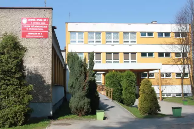 ZS1 w Jastrzębiu-Zdroju: szkoła będzie obchodzić 50-lecie I liceum ogólnokształcącego. Z tej okazji zaprasza na zjazd absolwentów.