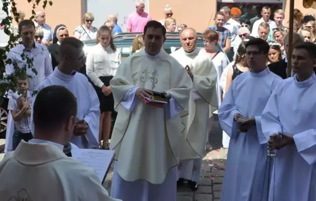 Ksiądz Rafał Pleszewa od sześciu lat jest proboszczem parafii pw. Michała Archanioła w Dolsku.