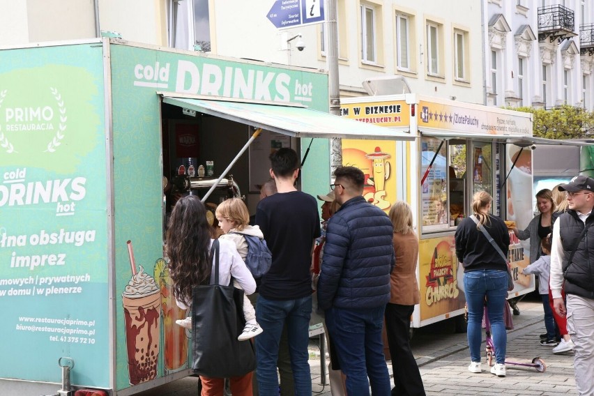Drugi dzień Street Food Polska Festival w Kielcach. Ponad 20 food trucków z przepysznym jedzeniem. Zobacz zdjęcia