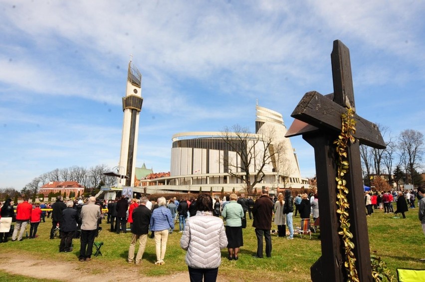 Kraków. Swobodne połączenie między sanktuariami. Z udogodnień wkrótce mają skorzystać pielgrzymi