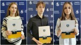 Młodzi sportowcy z gminy Tarnów uhonorowani przez samorząd. Medaliści różnych dyscyplin otrzymali stypendia finansowe