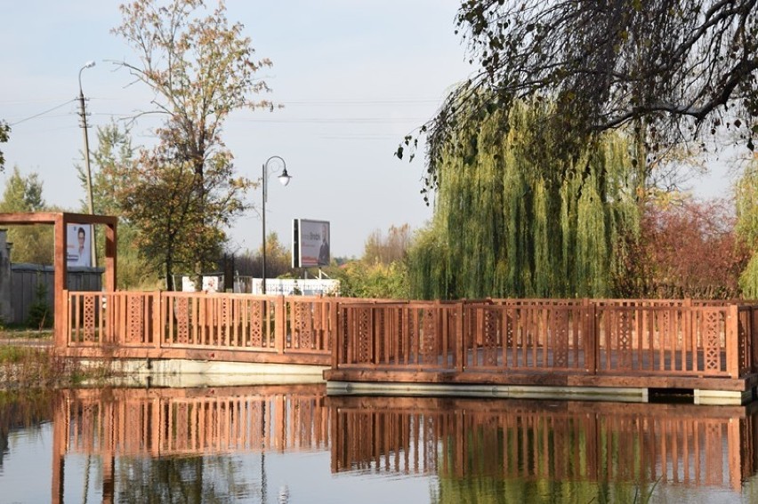Nowy regulamin parku miejskiego w Zduńskiej Woli. Zabroni karmienia kaczek [zdjęcia]