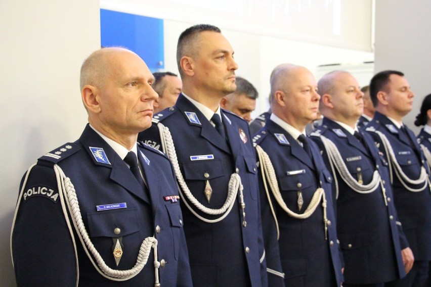 Trzech nowych policjantów zasili szeregi Komendy Powiatowej Policji w Pile 