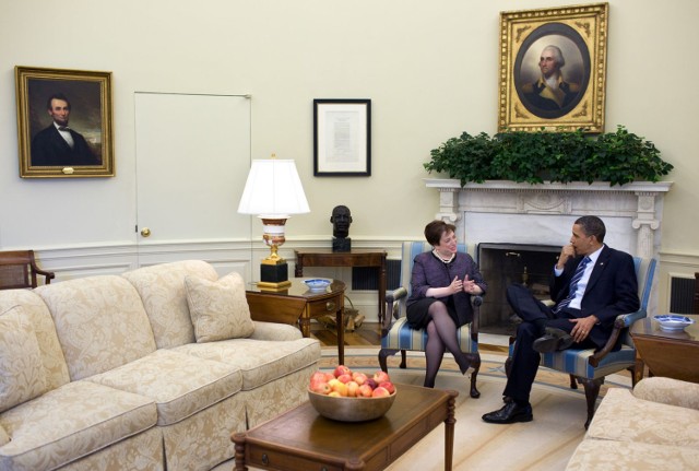 Elena Kagan na spotkaniu z Barackiem Obamą w kwietniu 2010 - www.wikipedia.com