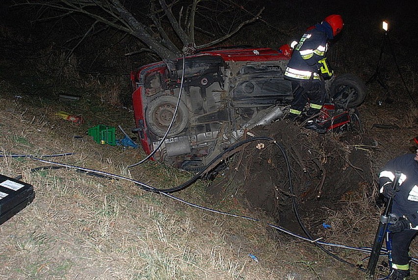 Wypadek w Lesku. Zginął kierowca samochodu