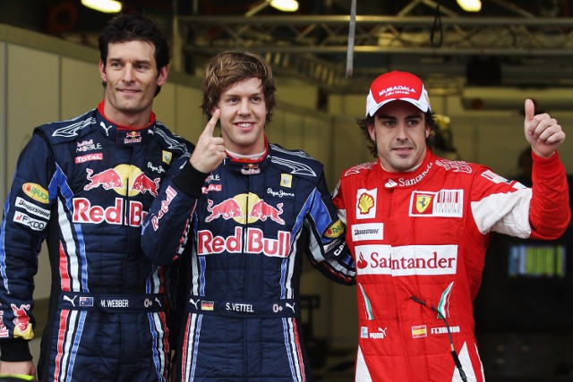 Pierwsza trójka kwalifikacji. O lewej Mark Webber (Red Bull), Sebastian Vettel (Red Bull) i Fernando Alonso (Ferrari)