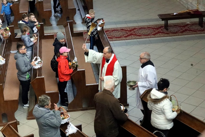 Wielka Sobota w Legnicy. Poświęcenie pokarmów na wielkanocny stół, zobaczcie zdjęcia