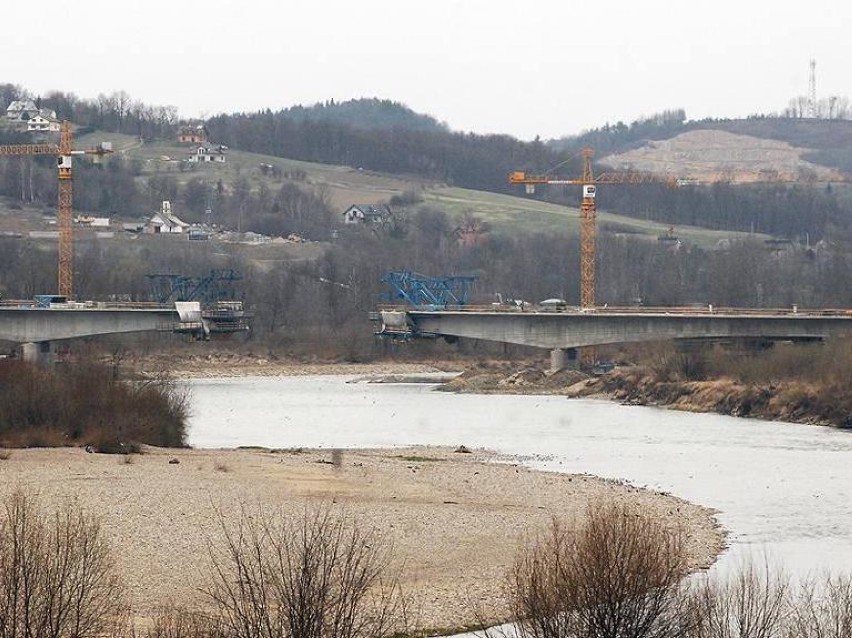 Nowy Sącz: budowa nowego mostu przy ul. Tarnowskiej [ZDJĘCIA]