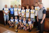 Finaliści Ogólnopolskich Mistrzostw w Minisiatkówce z Glinka Academy SPS Lębork odwiedzili lęborski ratusz