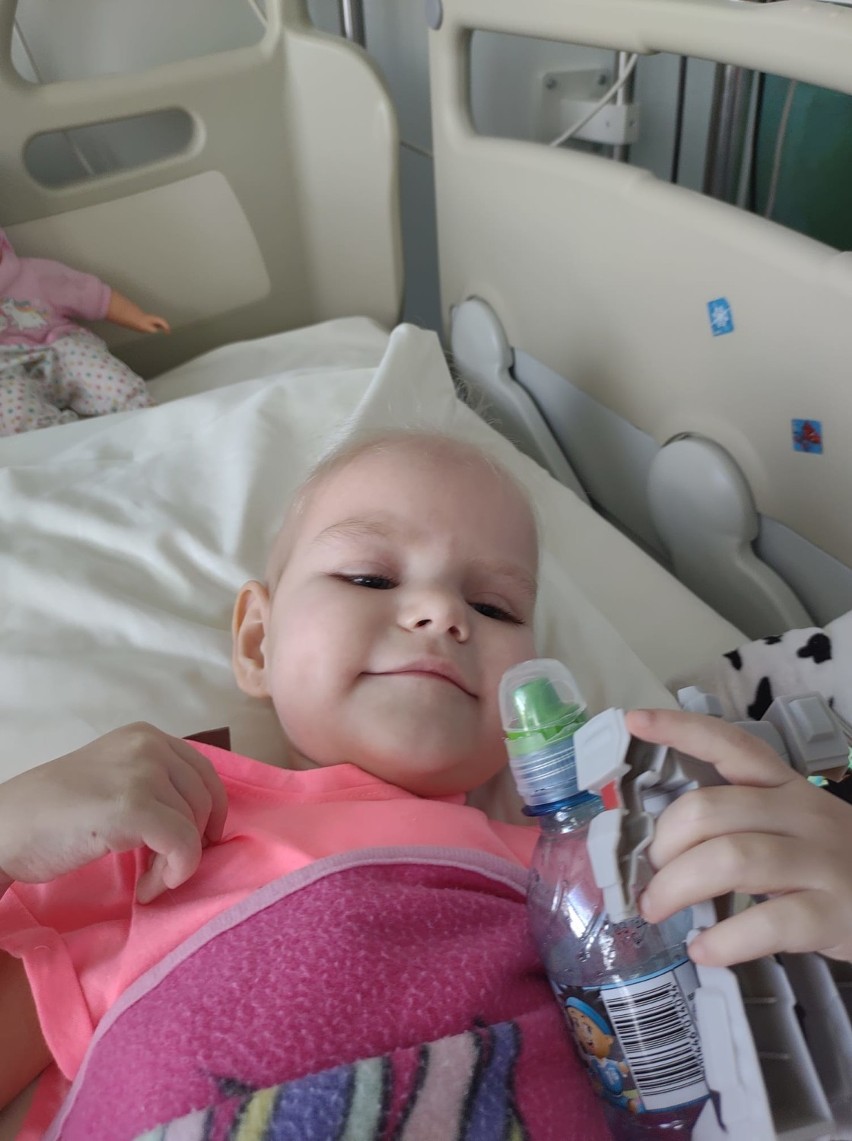 2,5-letnia Lenka Nowak cierpi na ostrą białaczkę...
