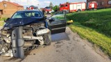 Wypadek w Świątnikach w gminie Wolbórz: Zderzenie osobówki z traktorem ZDJĘCIA