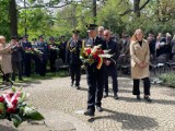 W Jeleniej Górze - pod Mieczami Piastowskimi - uczcili 79. rocznicę zakończenia II wojny światowej