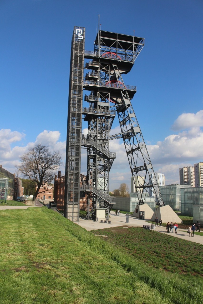 Muzeum Śląskie
Główna przestrzeń ekspozycyjna znajduje się...