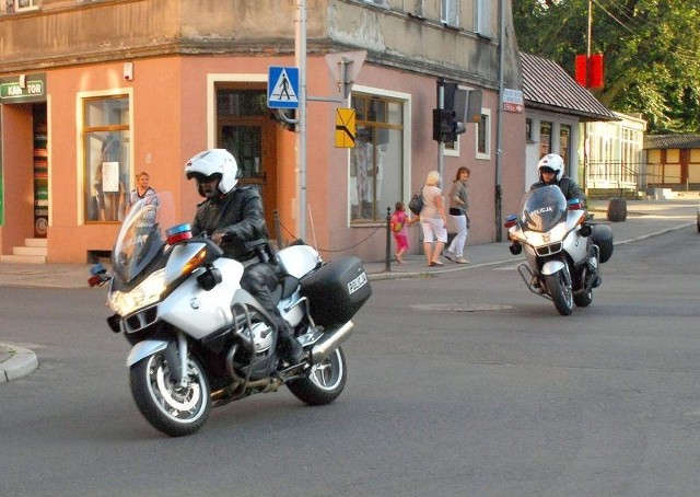 Patrole na motocyklach budzą respekt kierowców