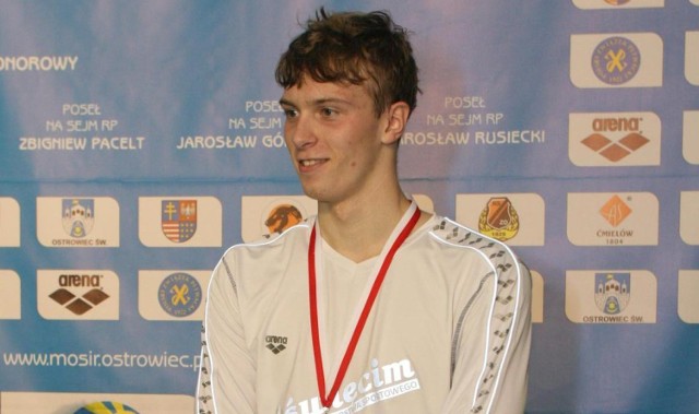 Wojciech Wojdak z Unii Oświęcim został mistrzem Polski na 400 m stylem dowolnym na krótkim basenie, w Ostrowcu Świętokrzyskim.