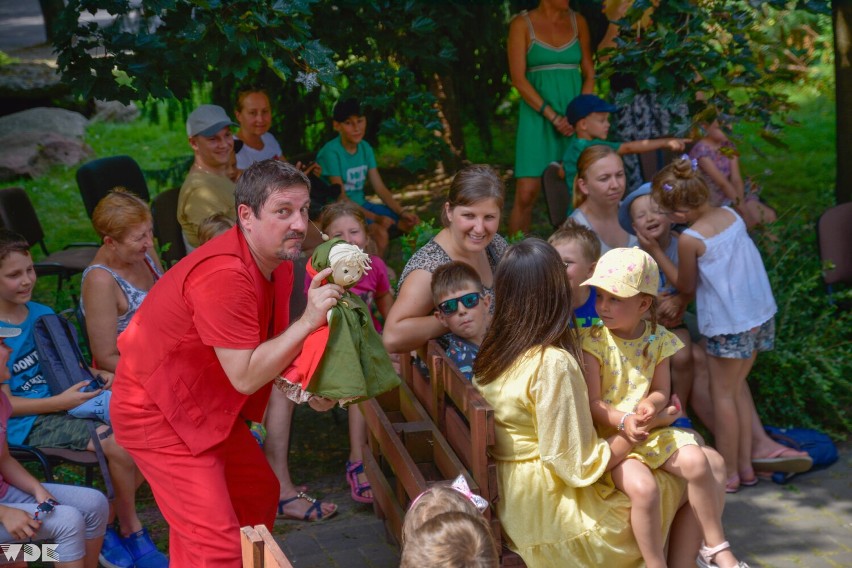 To były teatralne atrakcje dla małych i dużych mieszkańców Włodawy. Zobacz zdjęcia