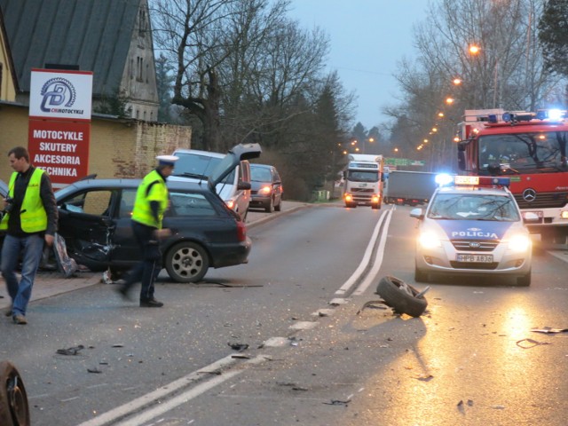 Wypadek w Maciejowej. Zderzyły się dwa samochody osobowe. Kierowcy są w szpitalu