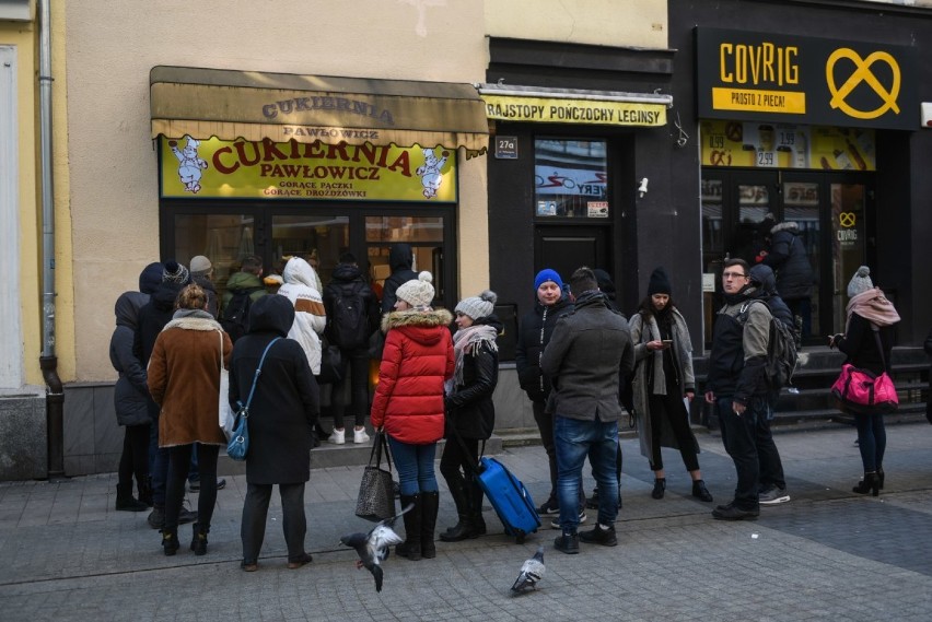 Największe kolejki po paczki są w tych miejscach