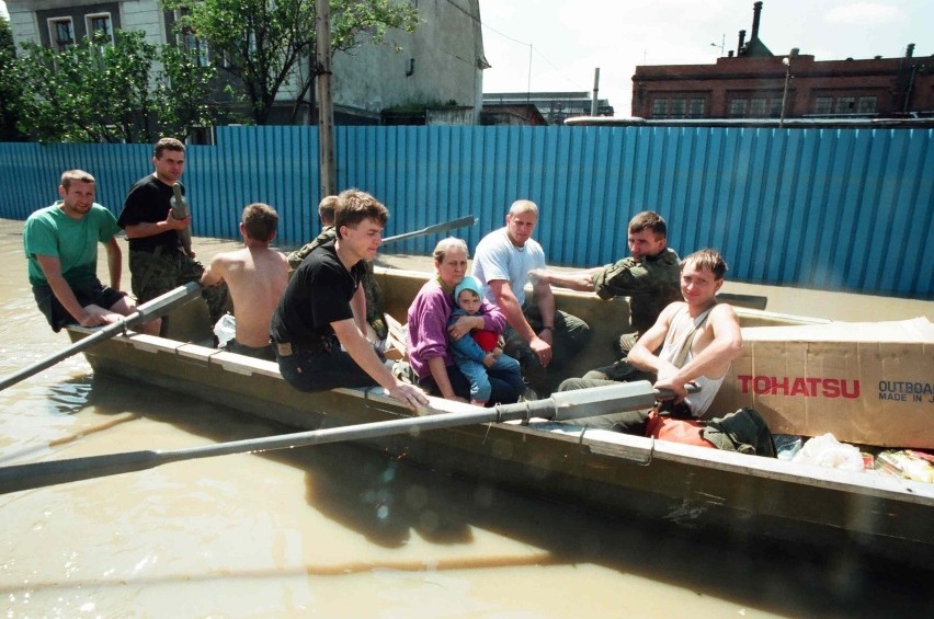 Powódź Tysiąclecia: 23 lata temu wielka woda przeszła przez Polskę. Zobacz ZDJĘCIA