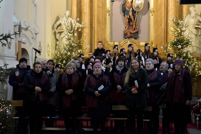 Charytatywny koncert kolęd i pastorałek w kościele w Kwilczu, ze zbiórką na odbudowę po pożarze. (16.01.2022)