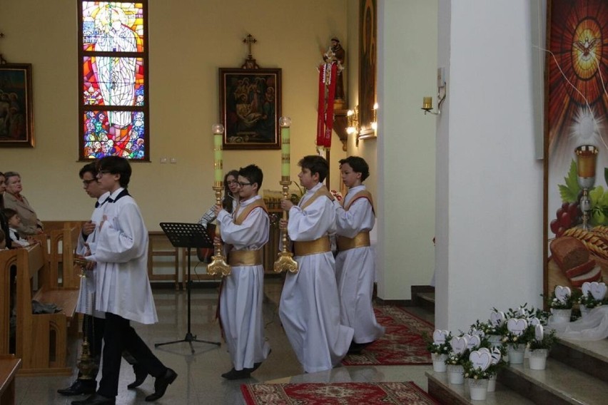 Rocznica I Komunii Świętej w parafii św. Benedykta, Cyryla i Metodego na osiedlu Kazanów w Przemyślu [ZDJĘCIA]