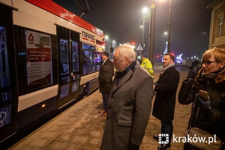 Kraków. Po mieście będą jeździć tramwaje bez motorniczych? Odległa przyszłość. Na razie wagony pojadą bez sieci trakcyjnej