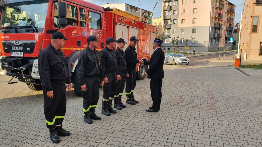 Wszyscy chodziescy strażacy powrócili już, z misji w Grecji, do domów. Wczoraj powitano ich w komendzie