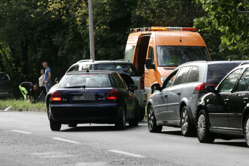 Wypadek na ulicy Złotoryjskiej w Legnicy (ZDJĘCIA)