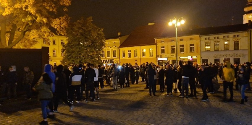 Niedzielne protesty w Lublińcu i w Kochanowicach pod domem...