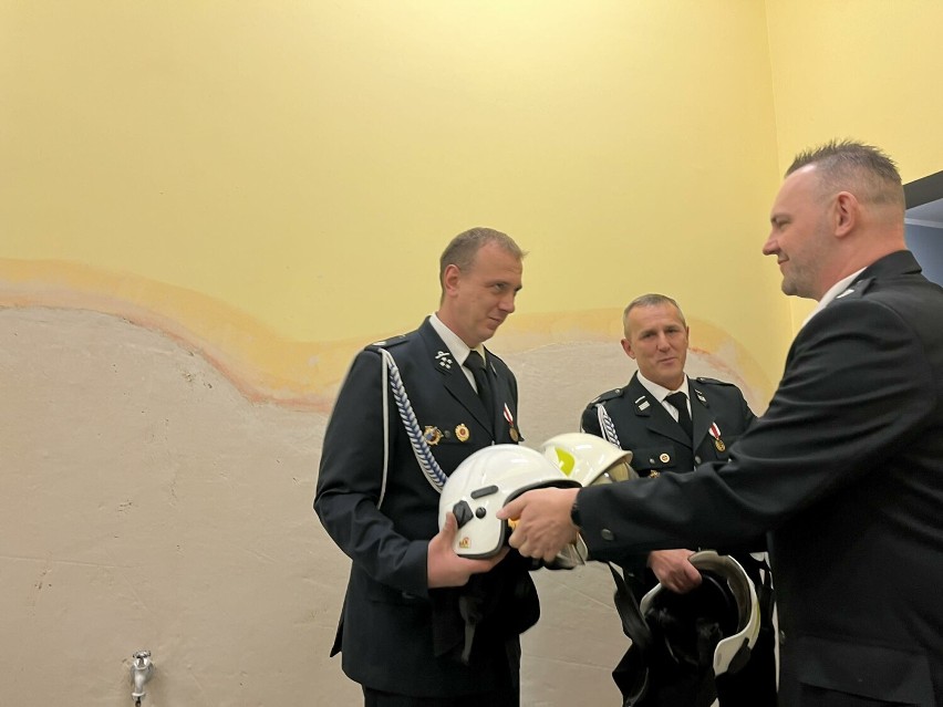 Strażacy z OSP Podstolice podziękowali za otrzymany sprzęt 
