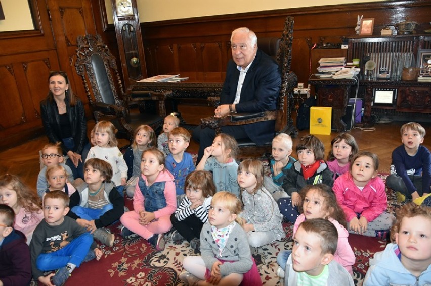 Legnickie przedszkolaki z wizytą u prezydenta miasta.
