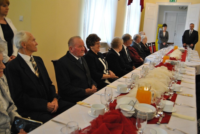 Złoci jubilaci w Granowie. Przyznano medale za długoletnie pożycie małżeńskie