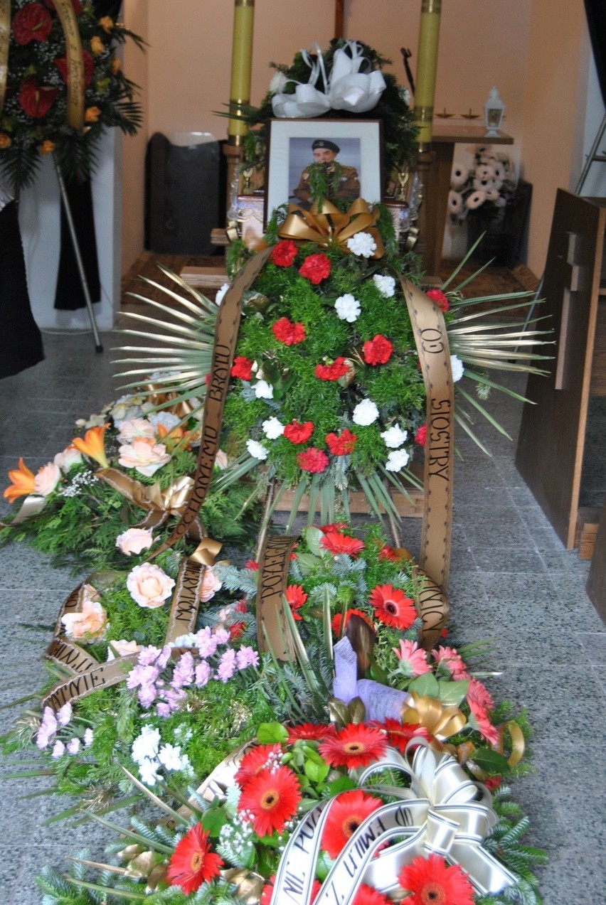 Myślachowice. Pogrzeb Józefa Cichego, kombatanta walczącego pod Monte Cassino [ZDJĘCIA, WIDEO]
