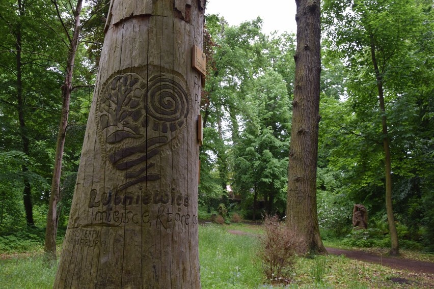 Park miłości w Lubniewicach warto odwiedzić o każdej porze...