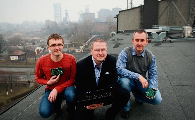 Trzech bytomskich informatyków: Jacek Hanke, Tomasz Krzyżak i Piotr Kandora zaprojektowało najszybszy na świecie mikroprocesor, ponad 50-krotnie szybszy od standardowo używanych na rynku.